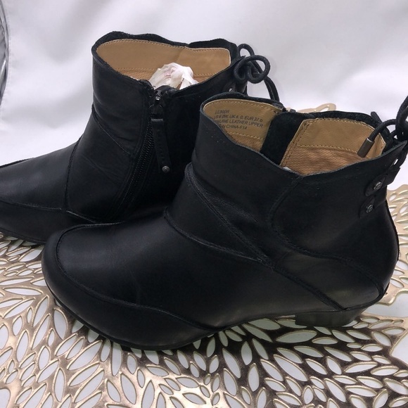 Aetrex Comfort Insole Leather Upper Black Side Zip Booties Size 6W - Picture 4 of 9